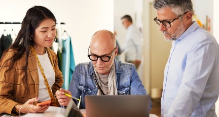 Várias pessoas juntas